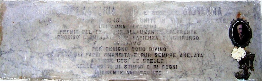 Lastaria tomb, Lucera-06.jpg